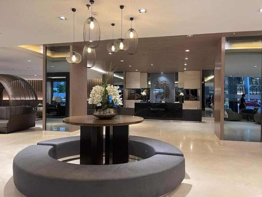 Shore 1 & 3 Residences Moa 1Br With Balcony By Darpm Manila Zewnętrze zdjęcie